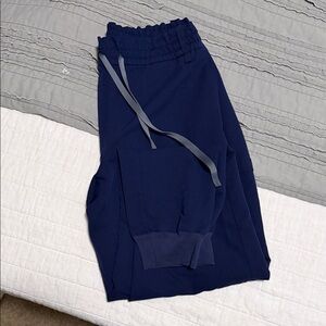 Figs women’s navy scrub joggers